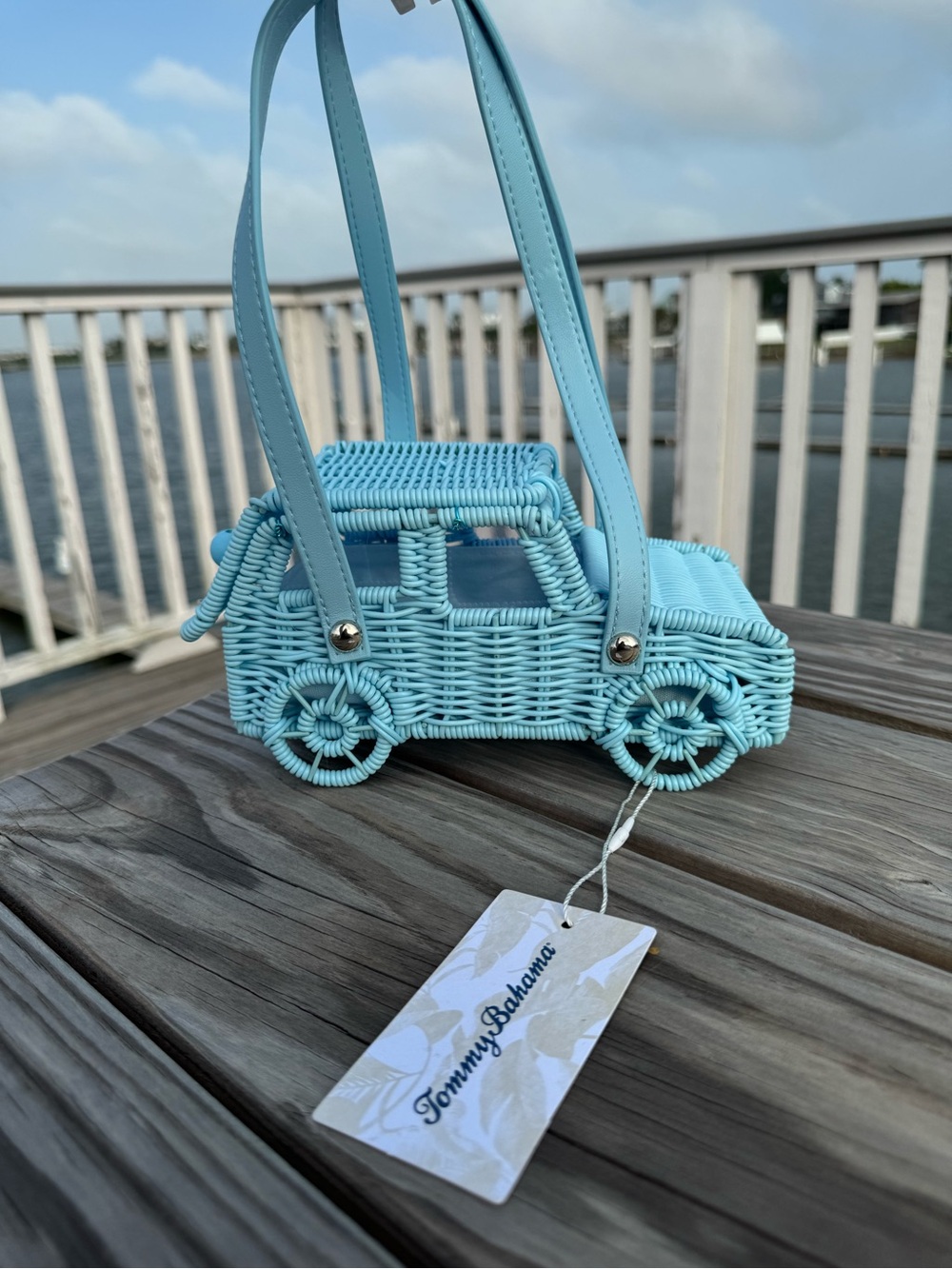 Tommy Bahama Light Blue Woven Car Handbag  UNICORN COLOR! nwt
